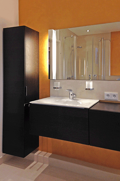 025